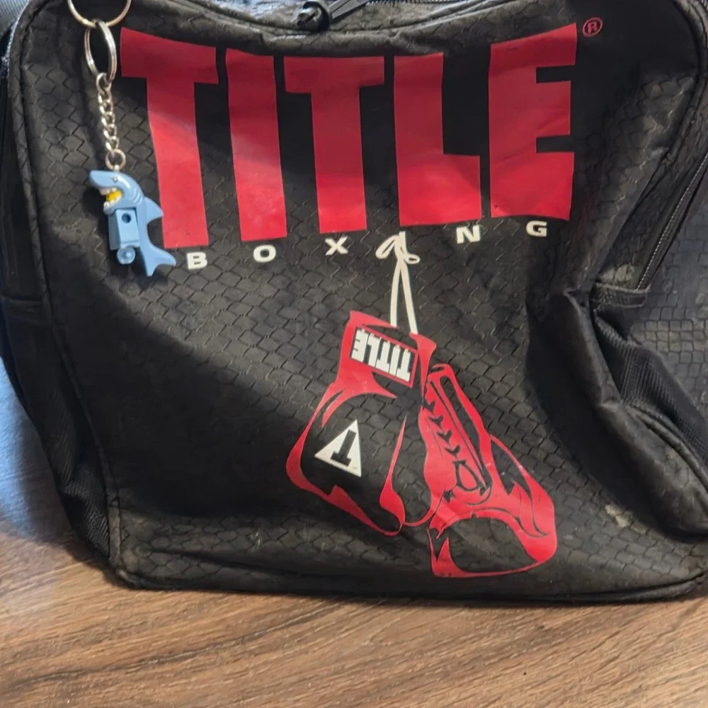 Title Boxing Gym Duffel Bag Black Textured Gear Bag with Pockets Large 22 Inch